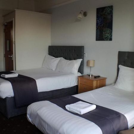 The Mawney Hotel รอมฟอร์ด ภายนอก รูปภาพ